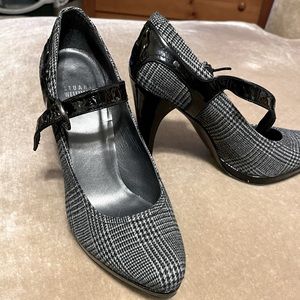 Platform Stuart Weitzmsn